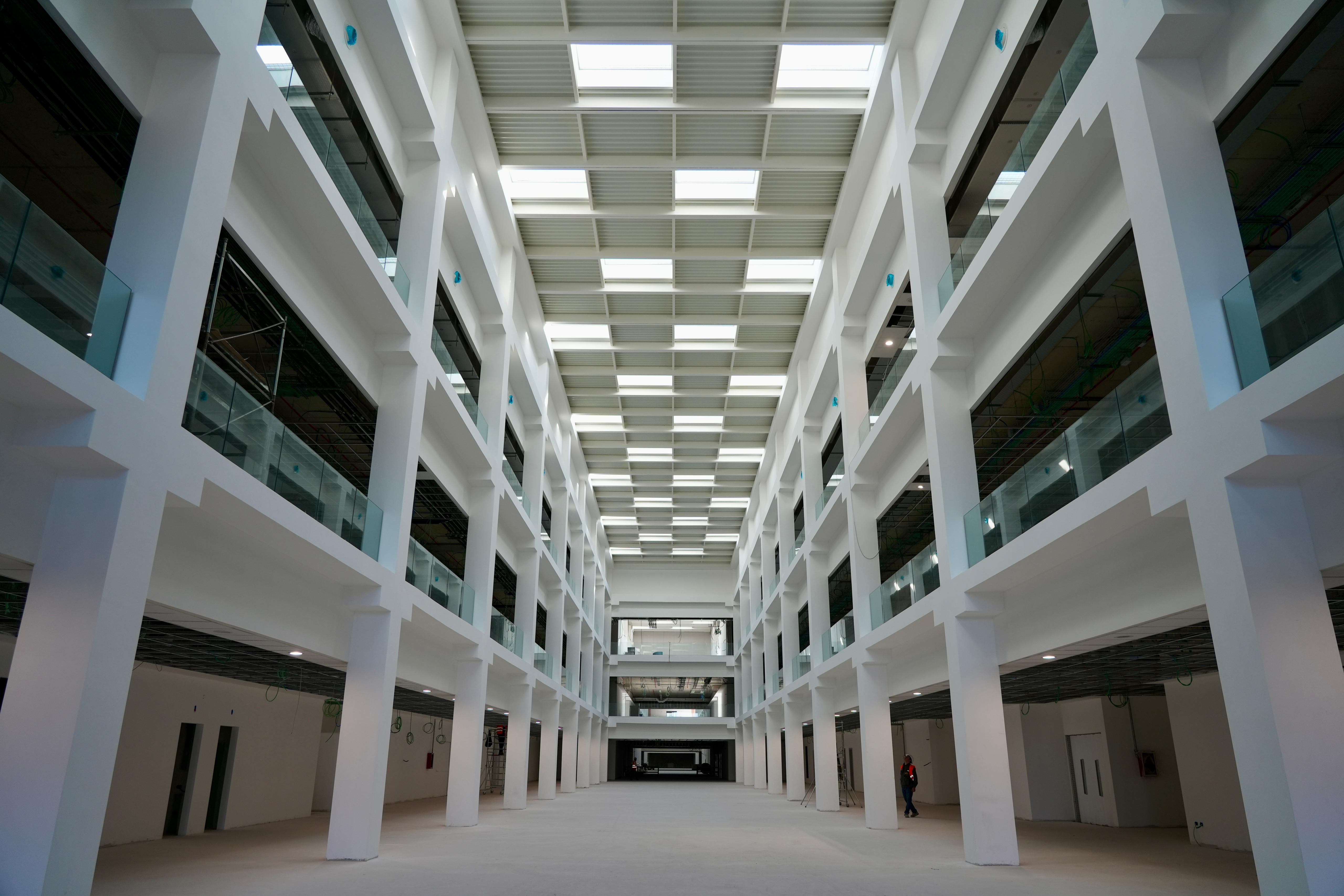 Galleria EMILIANO PRESIEDE LA CABINA DI REGIA SUL NUOVO OSPEDALE SAN CATALDO  A TARANTO: “SARÀ UNA STRUTTURA UNICA IN ITALIA” - Diapositiva 4 di 12