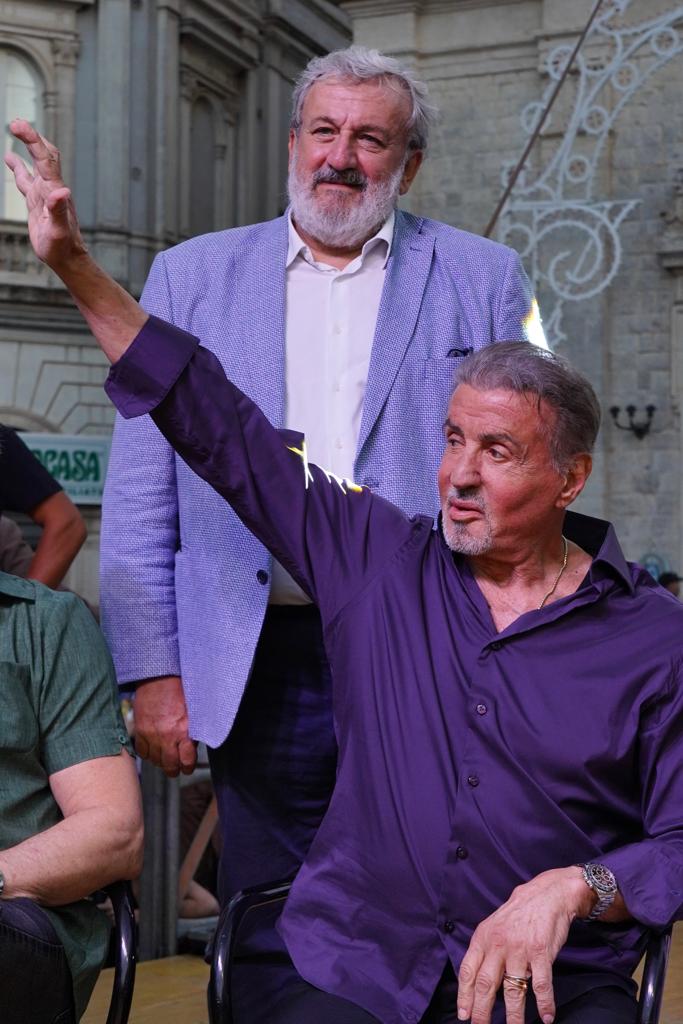 Galleria IL PRESIDENTE EMILIANO A GIOIA DEL COLLE PER LA CITTADINANZA ONORARIA A SYLVESTER STALLONE - Diapositiva 8 di 16
