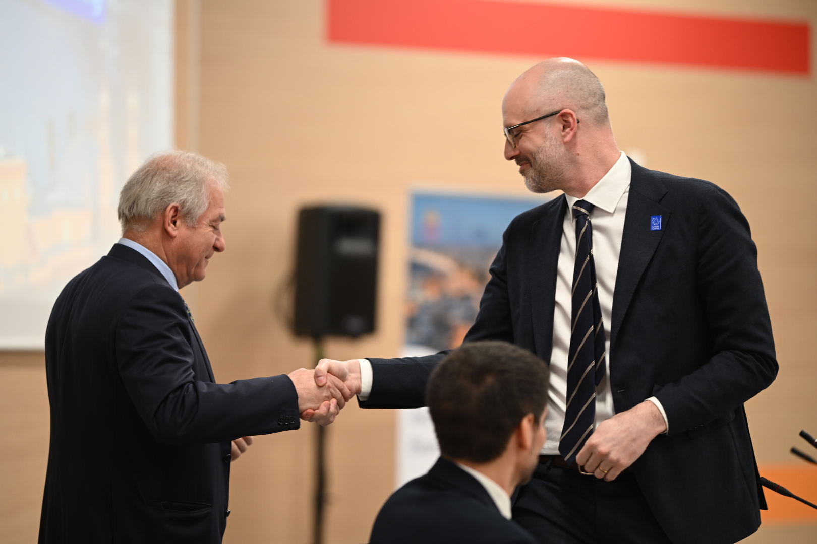 Galleria LE REGIONI MARITTIME AL CUORE DEL FUTURO DELL’EUROPA: L’UFFICIO POLITICO DELLA CRPM CHIEDE UNA MAGGIORE VOCE TERRITORIALE NELLE POLITICHE E NEL BILANCIO DELL’UE - Diapositiva 2 di 7