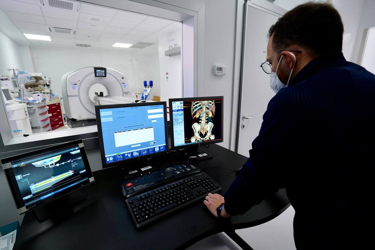 Galleria Presentazione nuova ala pronto soccorso ospedale Dimiccoli - Diapositiva 19 di 23