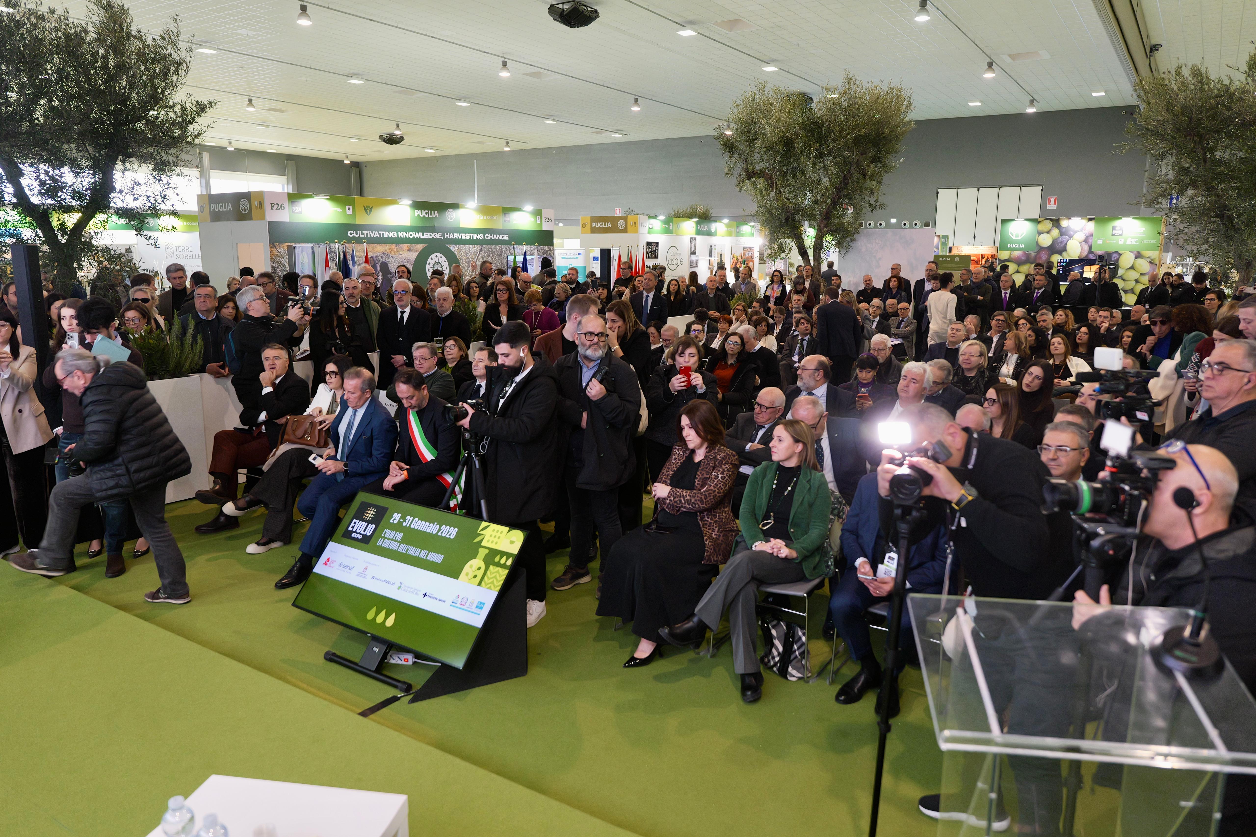 Galleria EVOLIO Expo 2026: inaugurata a Bari la seconda edizione della fiera B2B dell’olio extravergine di oliva - Diapositiva 3 di 8