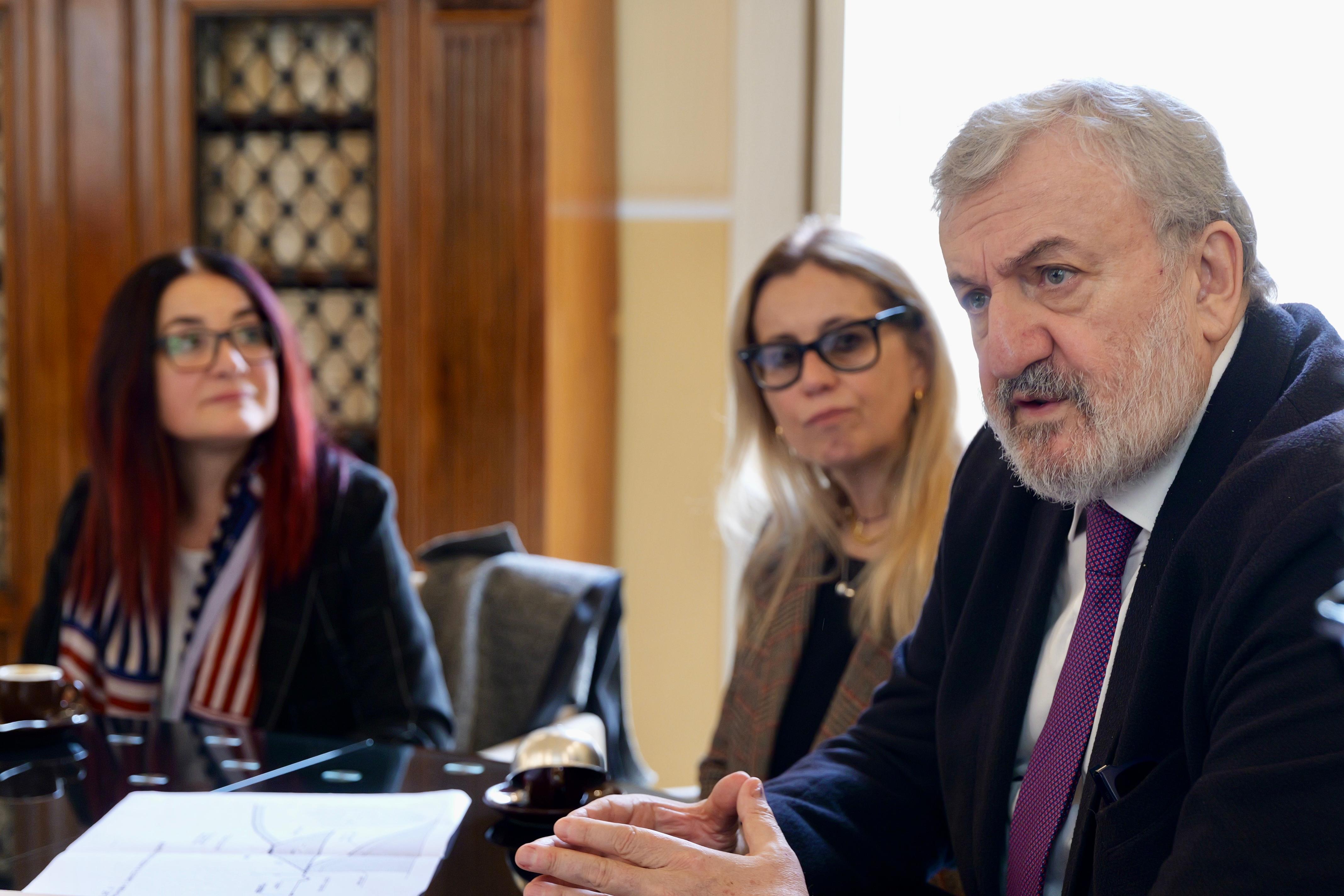 Galleria Dismissione e riqualificazione discarica ex Tradeco di Altamura (Ba), Emiliano e Triggiani: “Il Comune protagonista del cambiamento con il supporto di Regione Puglia” - Diapositiva 2 di 8