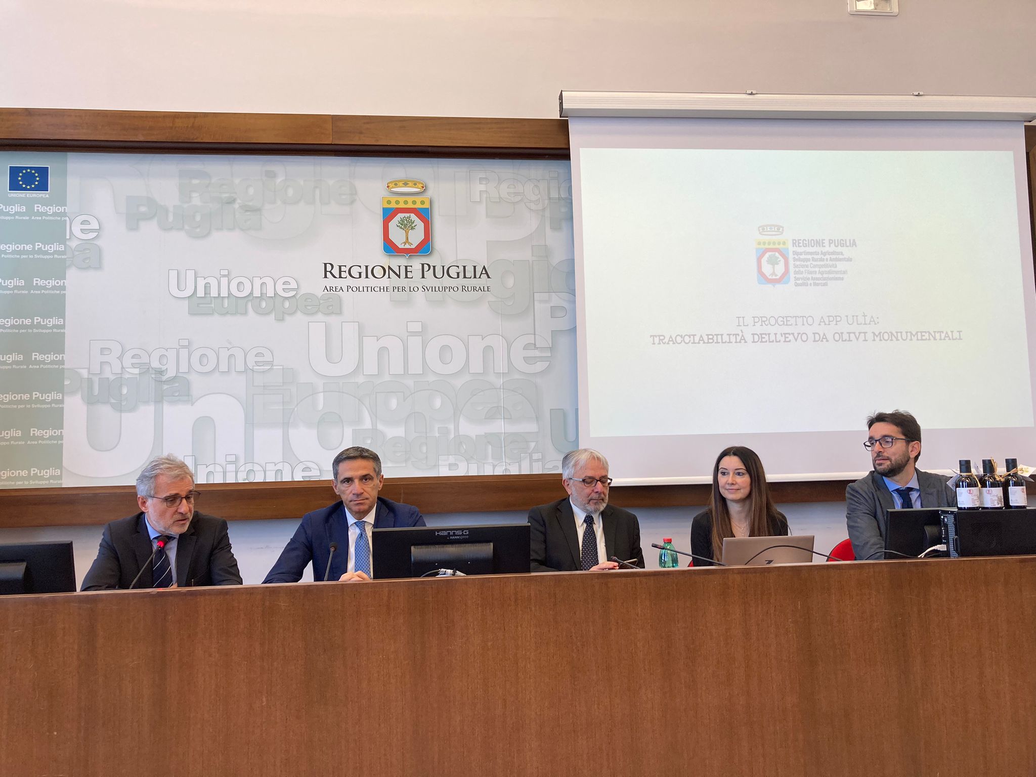 Galleria APP ULÌA, LA TRACCIABILITÀ DELL’OLIO EVO DI PUGLIA È DIGITALE PER GLI OLIVI MONUMENTALI DI PUGLIA - Diapositiva 4 di 7