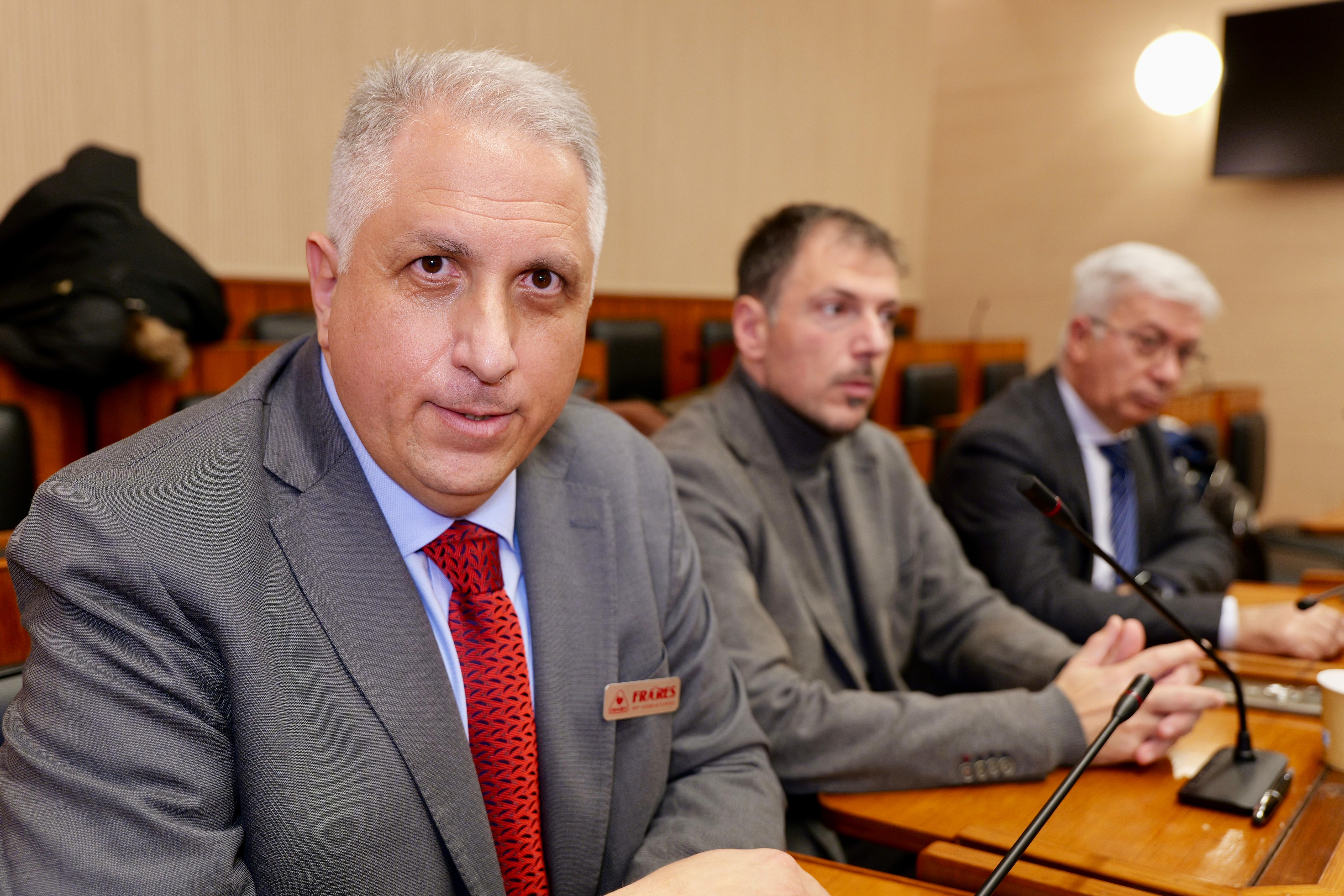 Galleria DONAZIONE DI SANGUE, IL PRESIDENTE EMILIANO FIRMA NUOVA CONVENZIONE - Diapositiva 10 di 12