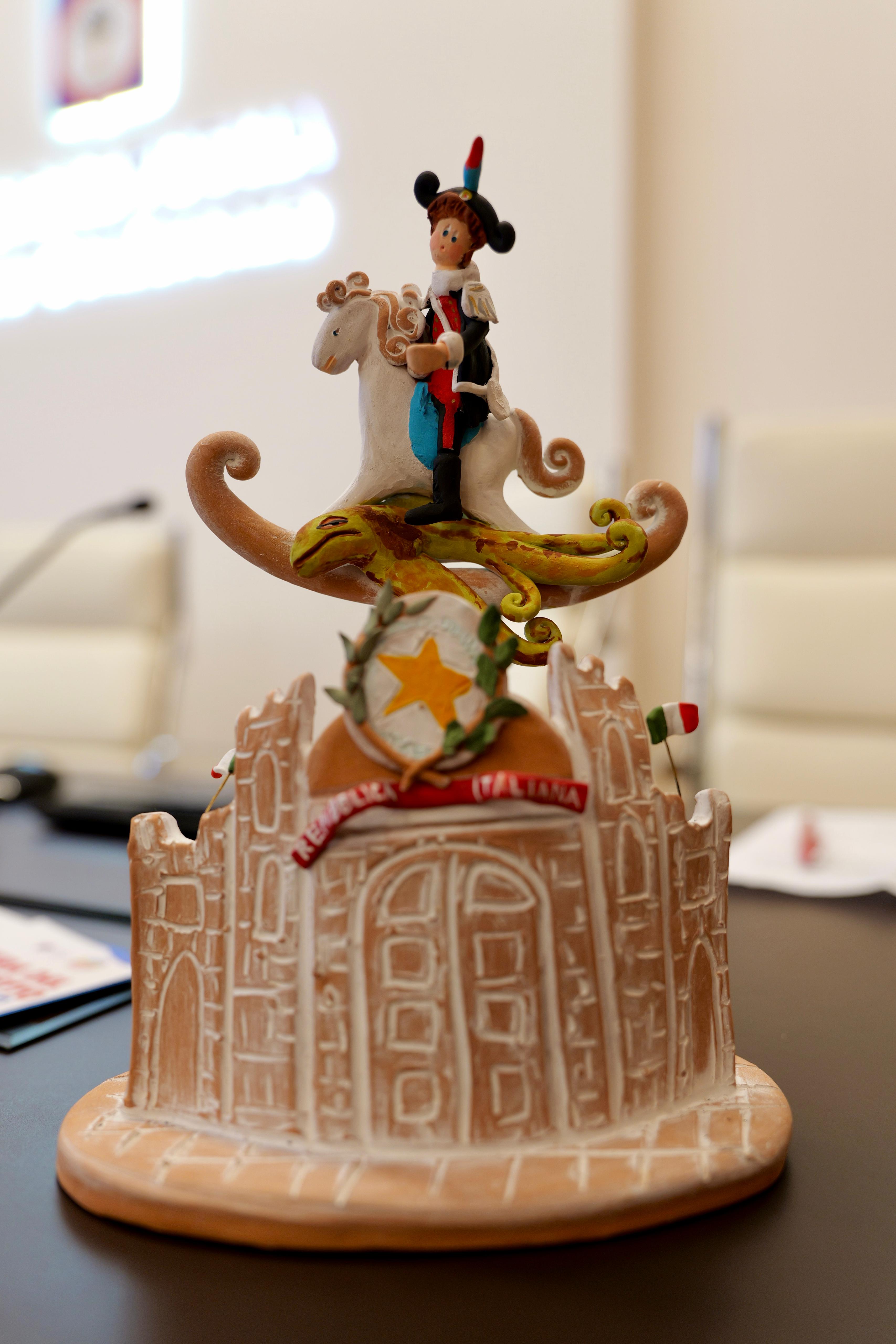 Galleria FIERA E MOSTRA-CONCORSO DEL FISCHIETTO IN TERRACOTTA DI RUTIGLIANO, PRESENTATA IN CONFERENZA STAMPA L'EDIZIONE 2024 - Diapositiva 8 di 14