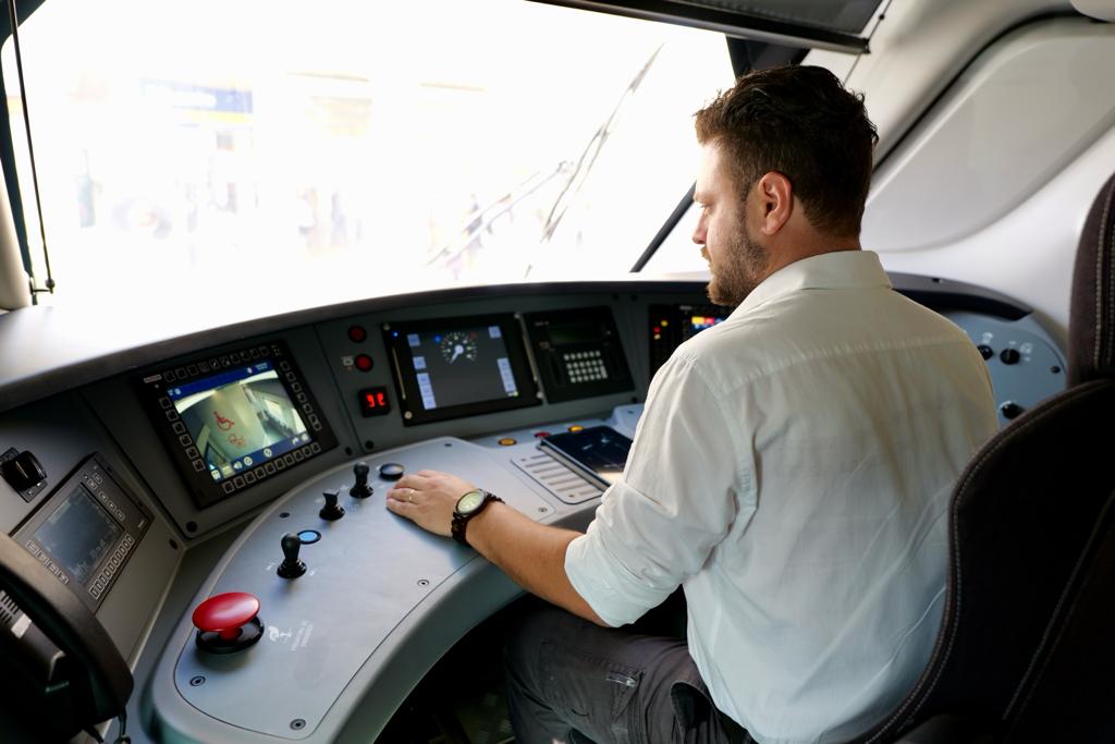 Galleria Trasporti, presentati i nuovi treni regionali Alstom che circoleranno sulla linea di Ferrotramviaria - Diapositiva 7 di 14