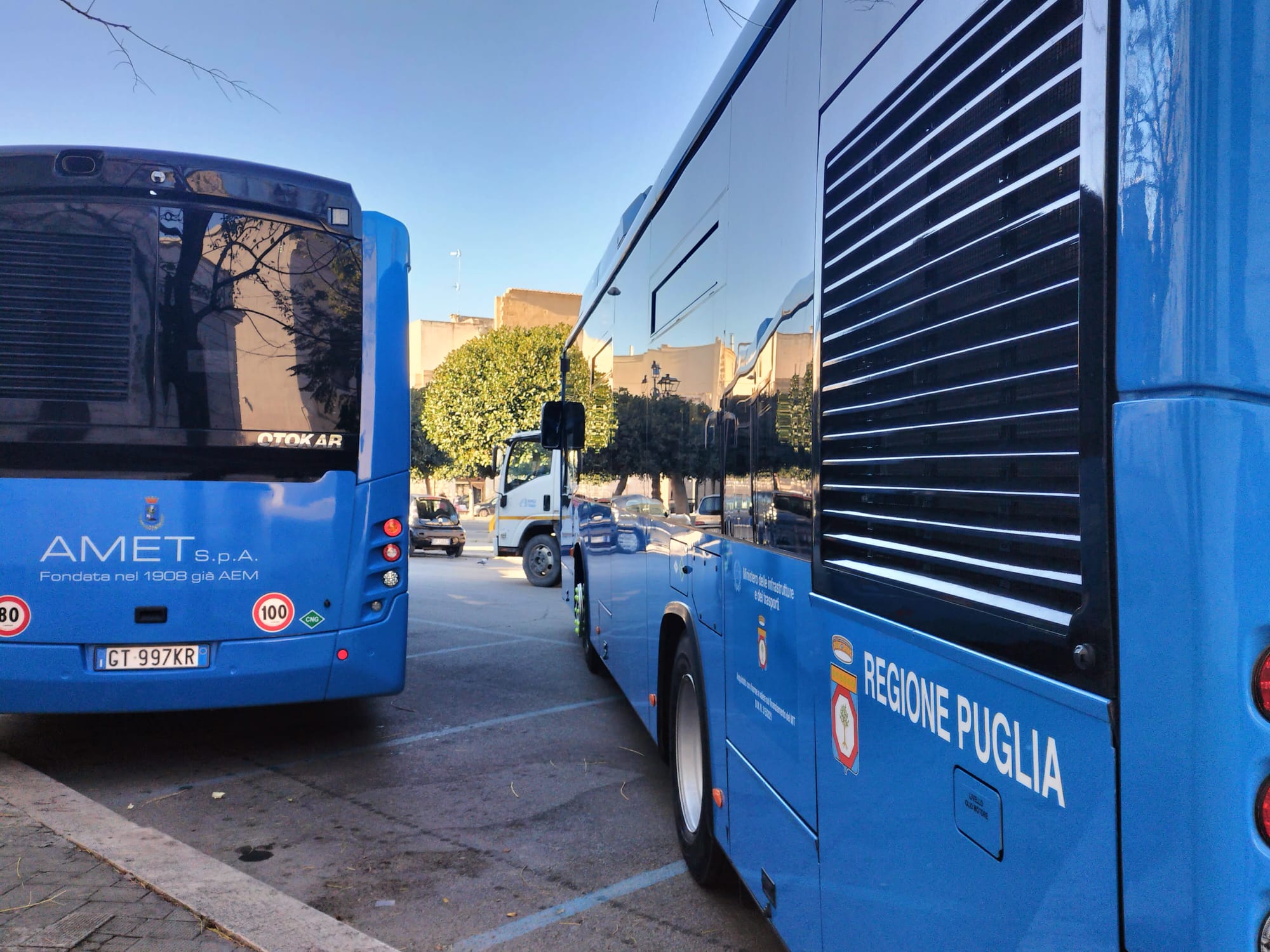 Galleria Trasporti, l’assessore Ciliento a Trani per la presentazione di 3 nuovi autobus a metano dell’Amet - Diapositiva 1 di 6