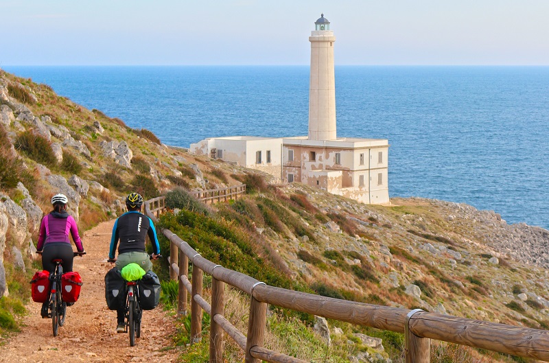 Galleria Interreg Grecia-Italia 2014/2020, nascono la prima rete pubblica di architetture marittime e la rete dei Pubblici Ostelli di Puglia lungo la via Francigena - Diapositiva 2 di 3