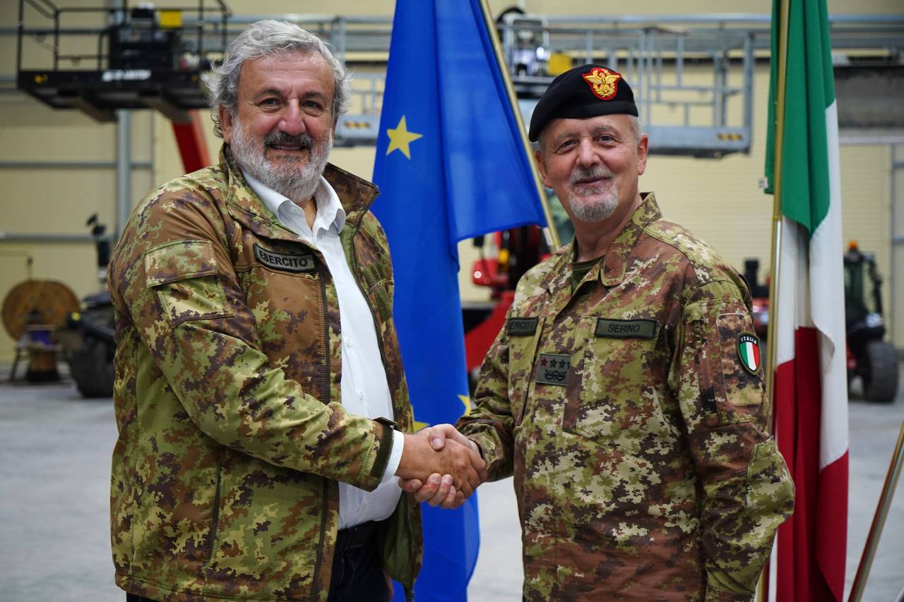 Galleria Il Capo di Stato Maggiore dell’Esercito incontra il Presidente Emiliano - Diapositiva 5 di 13