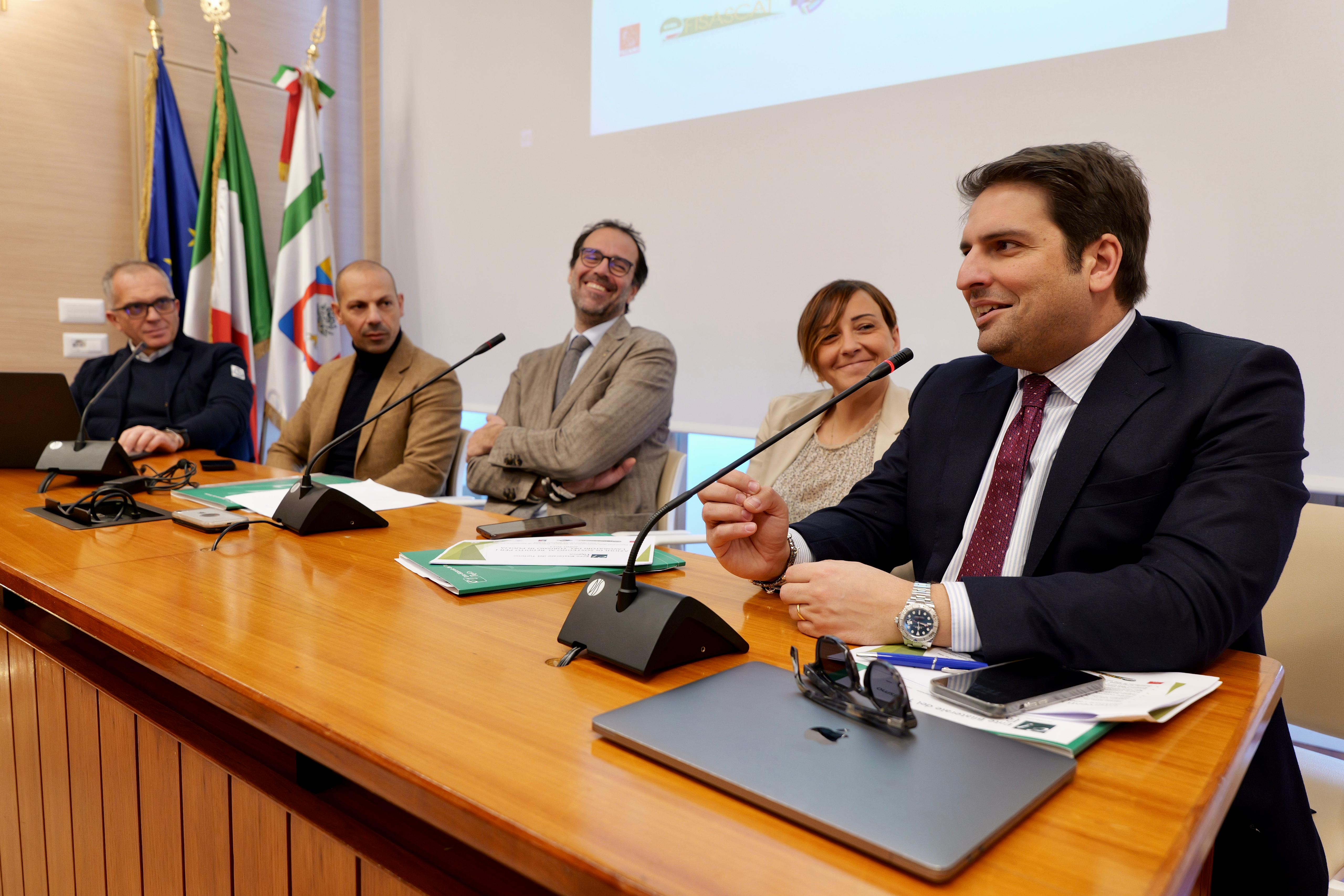 Galleria Presentate in Regione le “Azioni di sostegno al reddito per i lavoratori dipendenti del turismo” per l’anno 2024 - Diapositiva 8 di 9