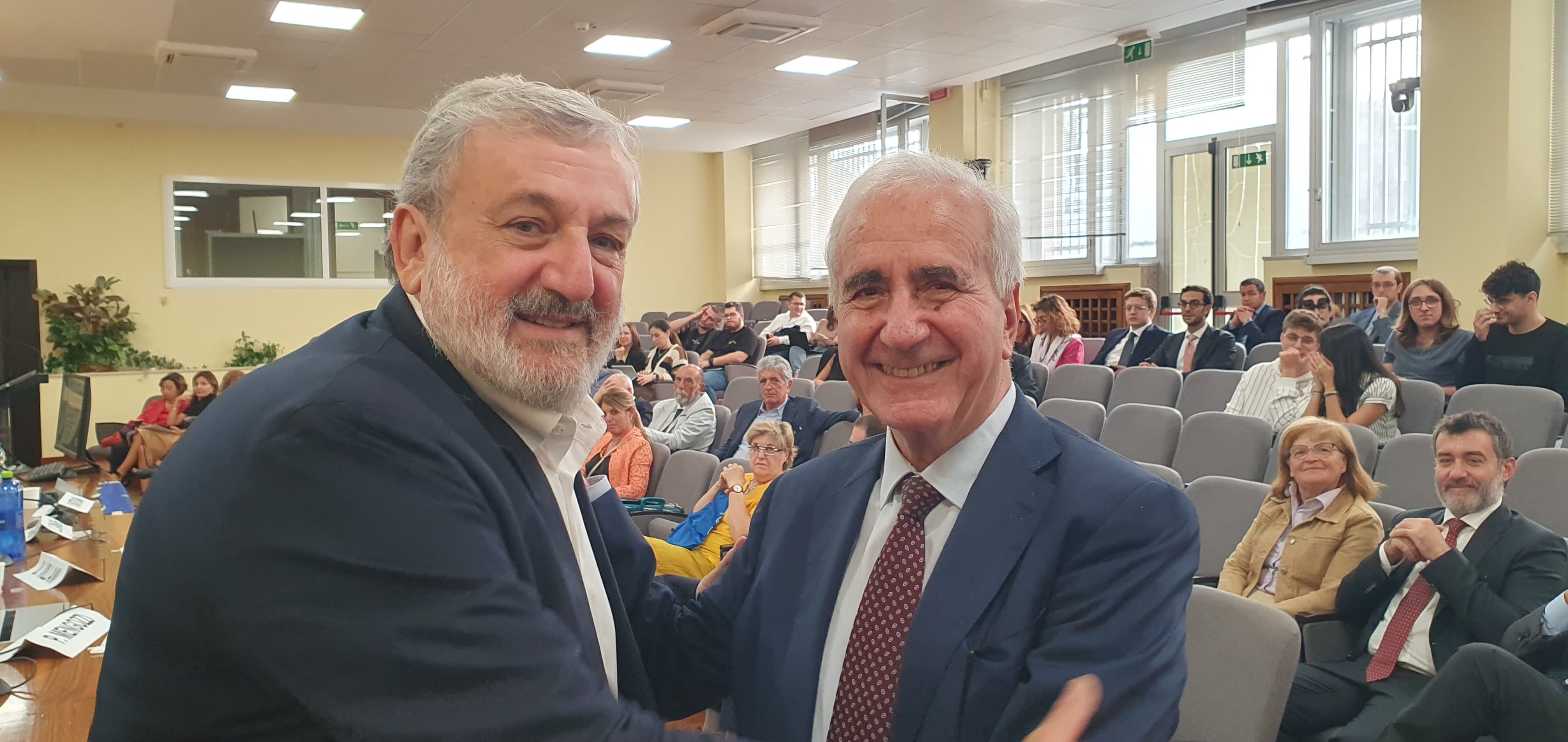 Galleria Il presidente Emiliano al convegno di studi in onore del prof. Triggiani: “Un faro per il Diritto e le nuove generazioni