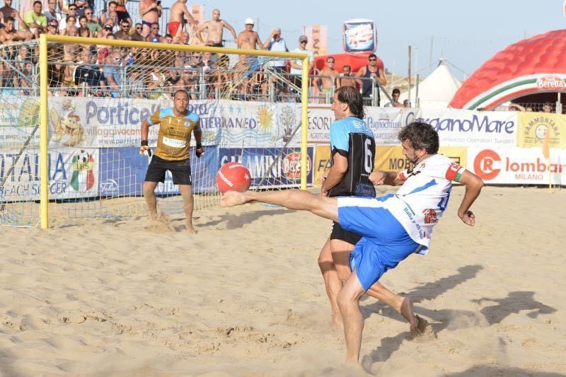 Galleria Piemontese a Vieste per tappa Italia Beach Soccer - Diapositiva 2 di 2