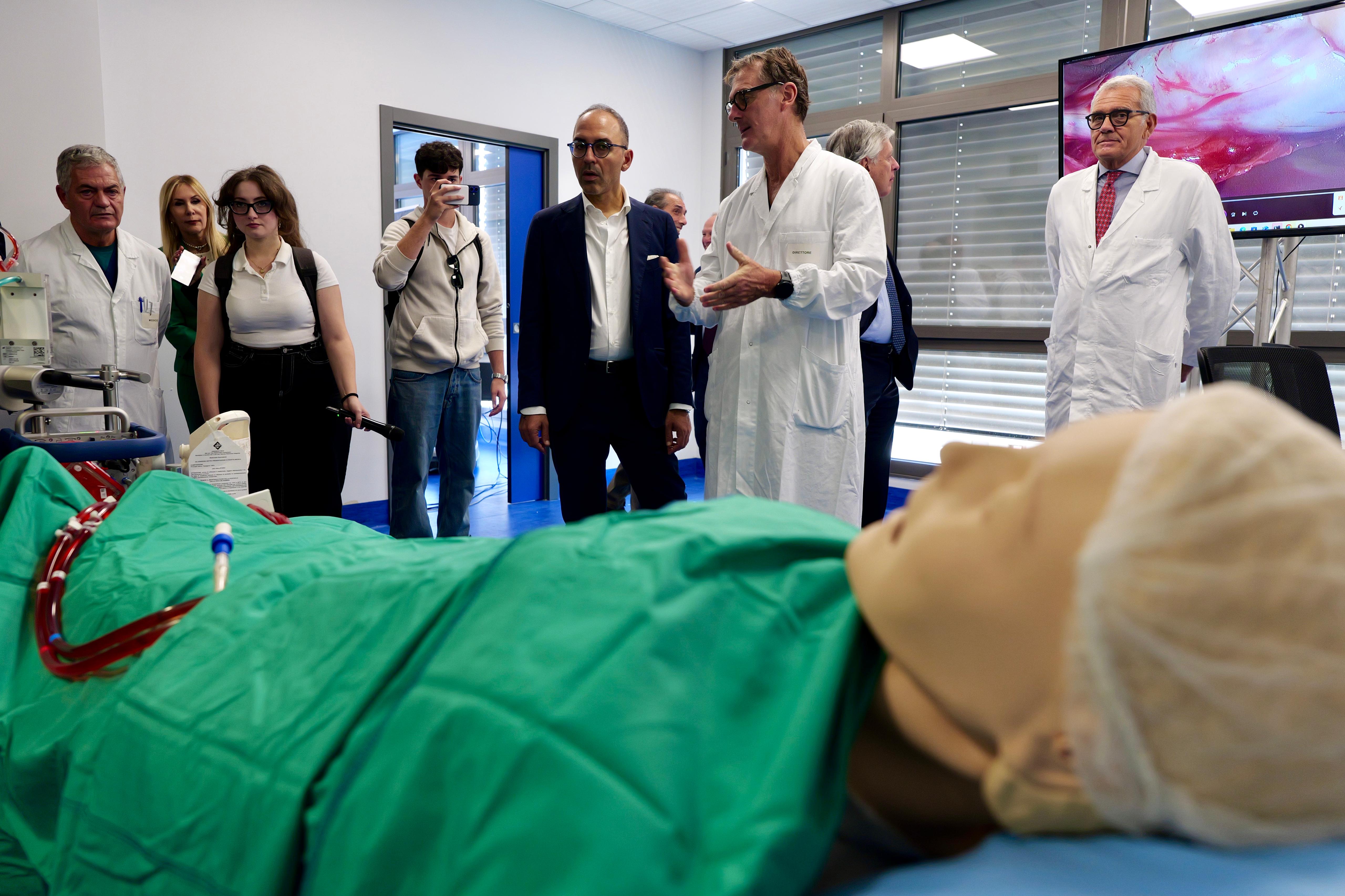 Galleria Policlinico Foggia, presentati il Centro di Simulazione chirurgica e il nuovo Reparto di Chirurgia generale - Diapositiva 8 di 16