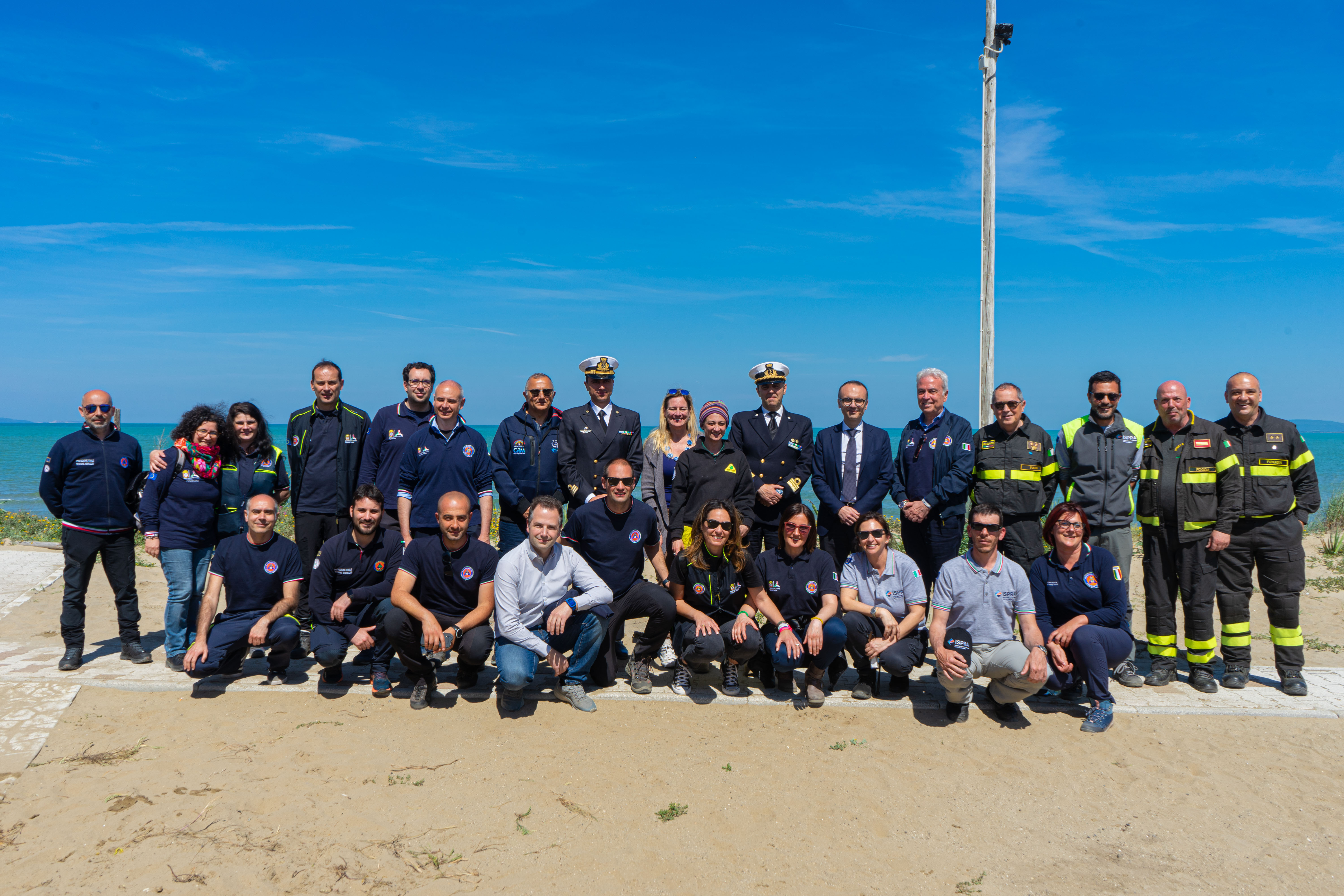 Galleria Protezione civile, esercitazione per un pronto intervento a difesa di coste e mare a seguito di sversamento e spiaggiamento di idrocarburi - Diapositiva 2 di 6