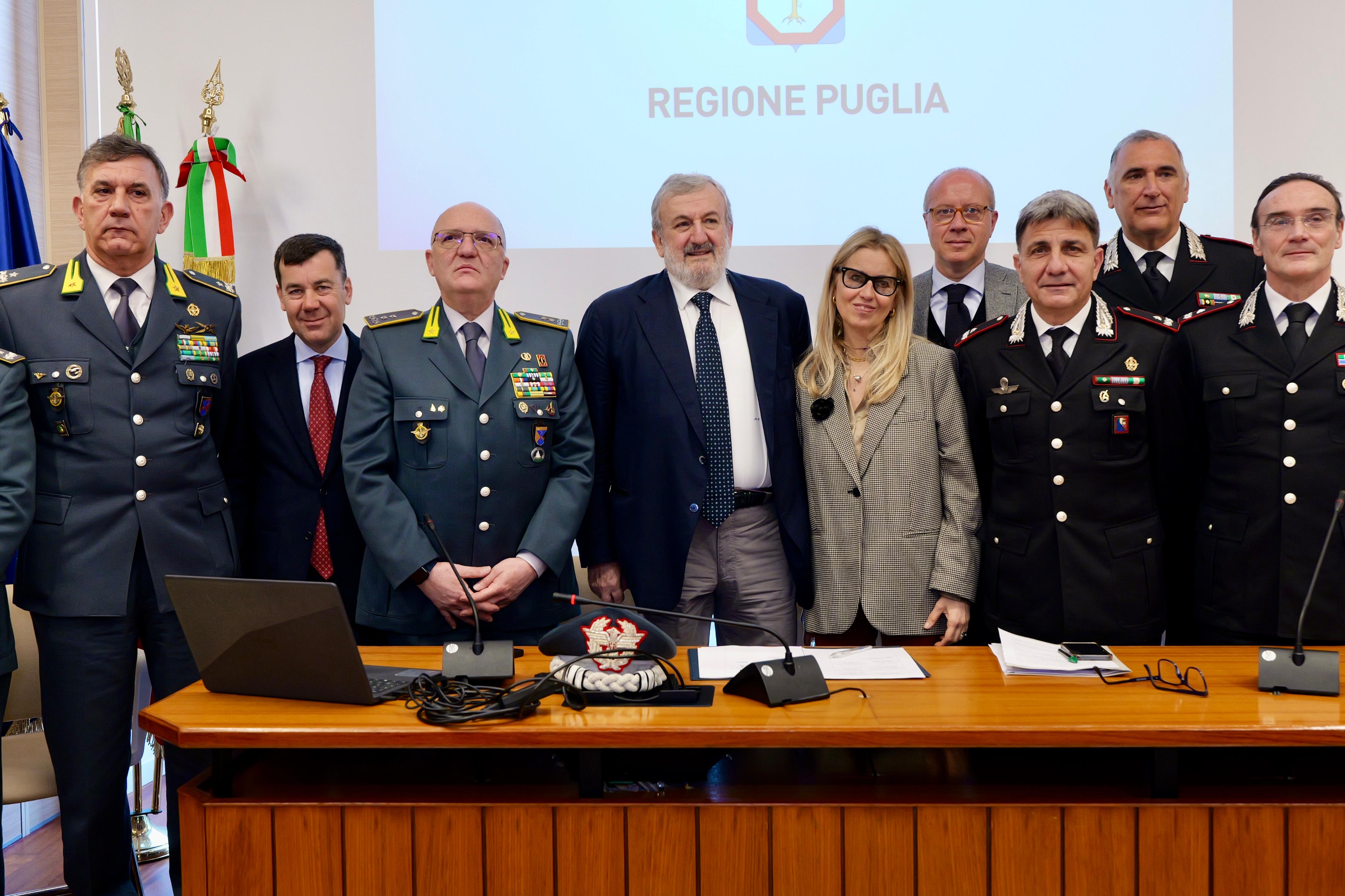 Galleria Prevenzione e contrasto dei reati ambientali: Regione Puglia, Forze dell’Ordine, Arpa e CNR presentano l'accordo quadro - Diapositiva 2 di 8