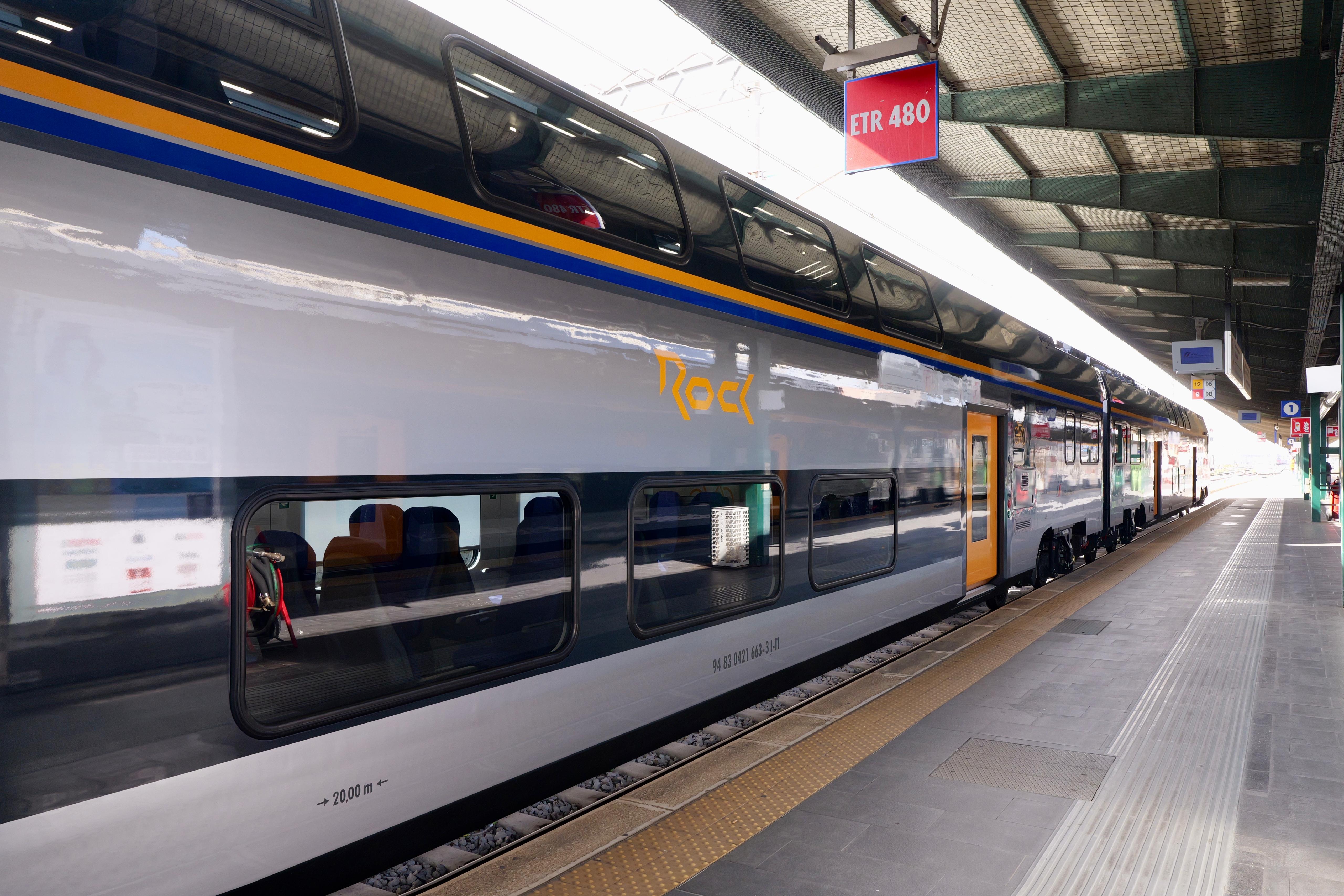 Galleria Trasporti, presentati i due nuovi treni elettrici a due piani del Regionale di Trenitalia - Diapositiva 1 di 24