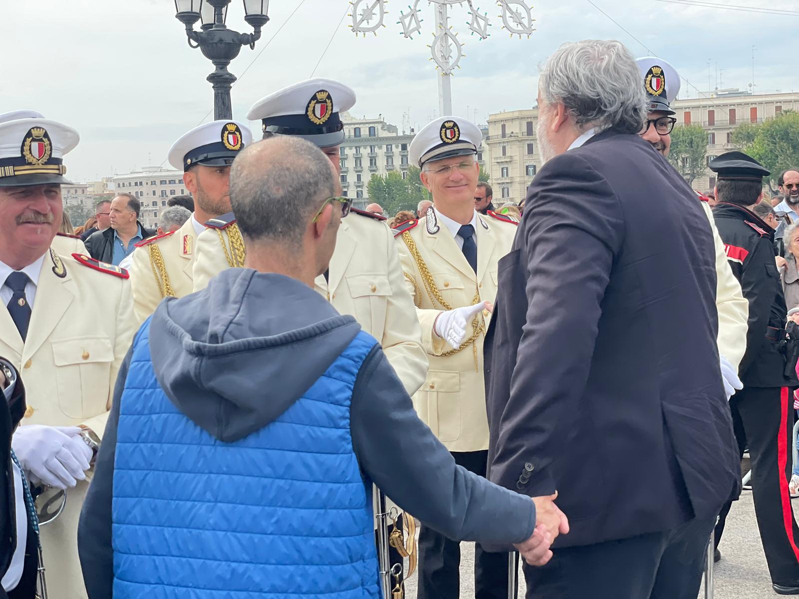 Galleria EMILIANO ALLE CELEBRAZIONI PER SAN NICOLA A BARI: “È LA FESTA IN CUI SI CELEBRA LA GRANDEZZA DELL’UMANITÀ”  - Diapositiva 7 di 14