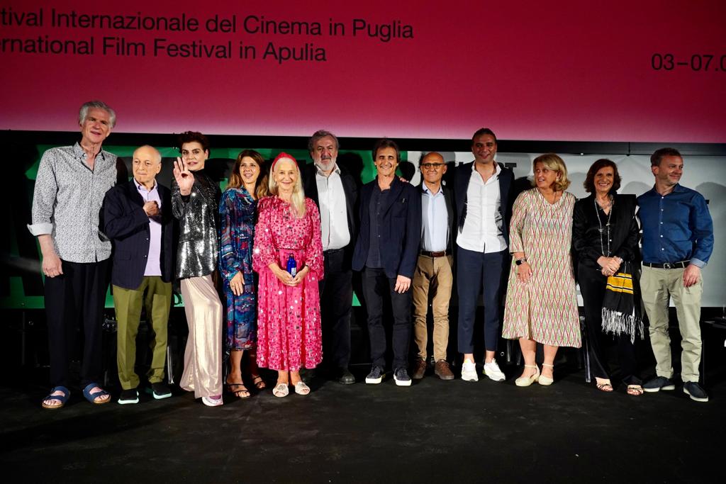 Galleria Emiliano all’ORA! FEST di Monopoli: “Ringrazio gli organizzatori di questo e di tutti i festival che si tengono in Puglia perché danno prestigio alla nostra terra” - Diapositiva 4 di 21