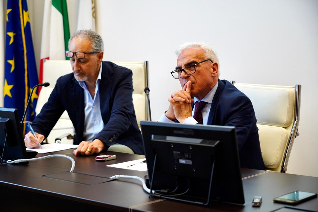 Galleria L’assessore Rocco Palese incontra i sindacati del comparto Sanità - Diapositiva 4 di 5