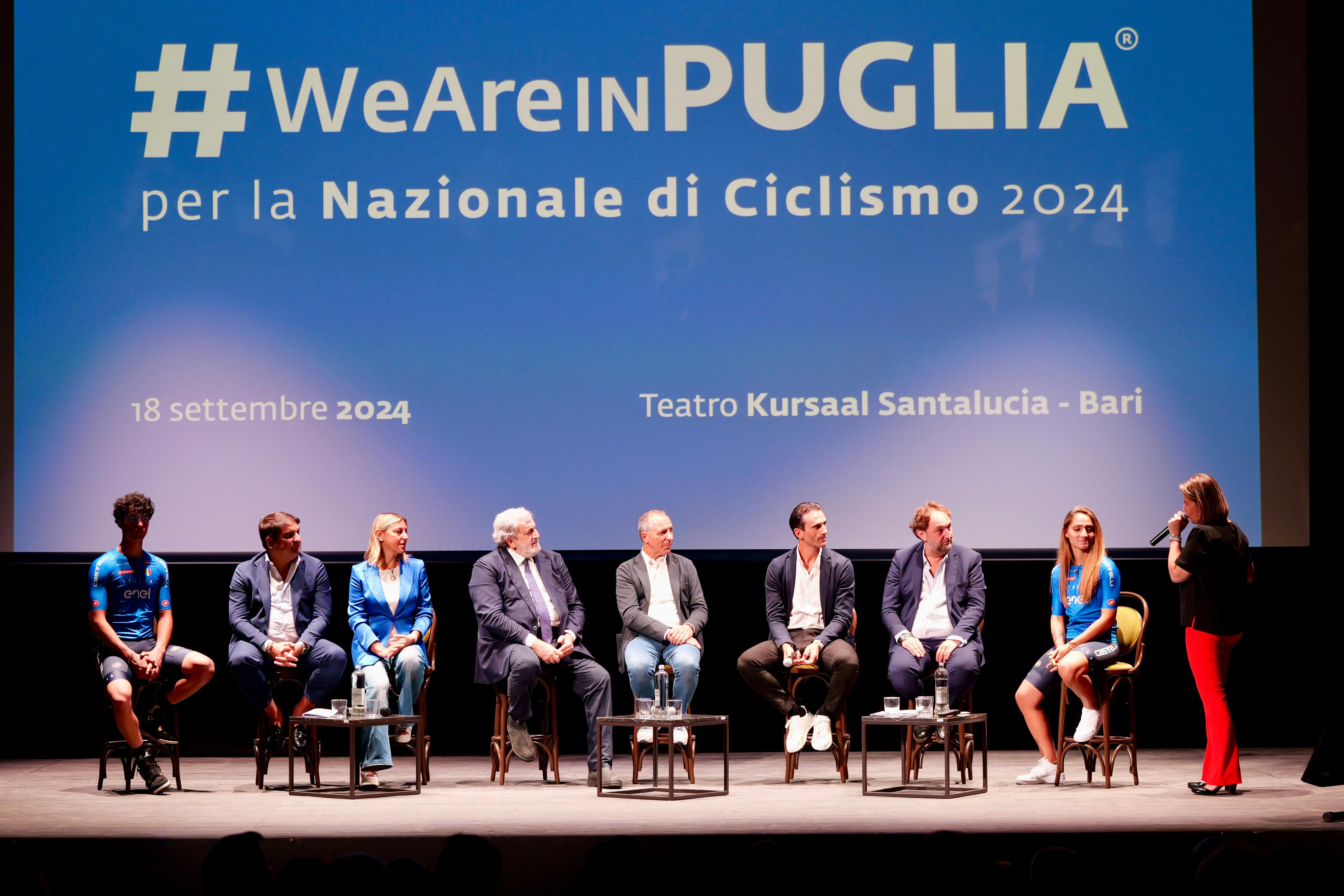 Galleria #WeAreinPuglia sulla maglia azzurra della Nazionale italiana ciclismo - Diapositiva 6 di 8