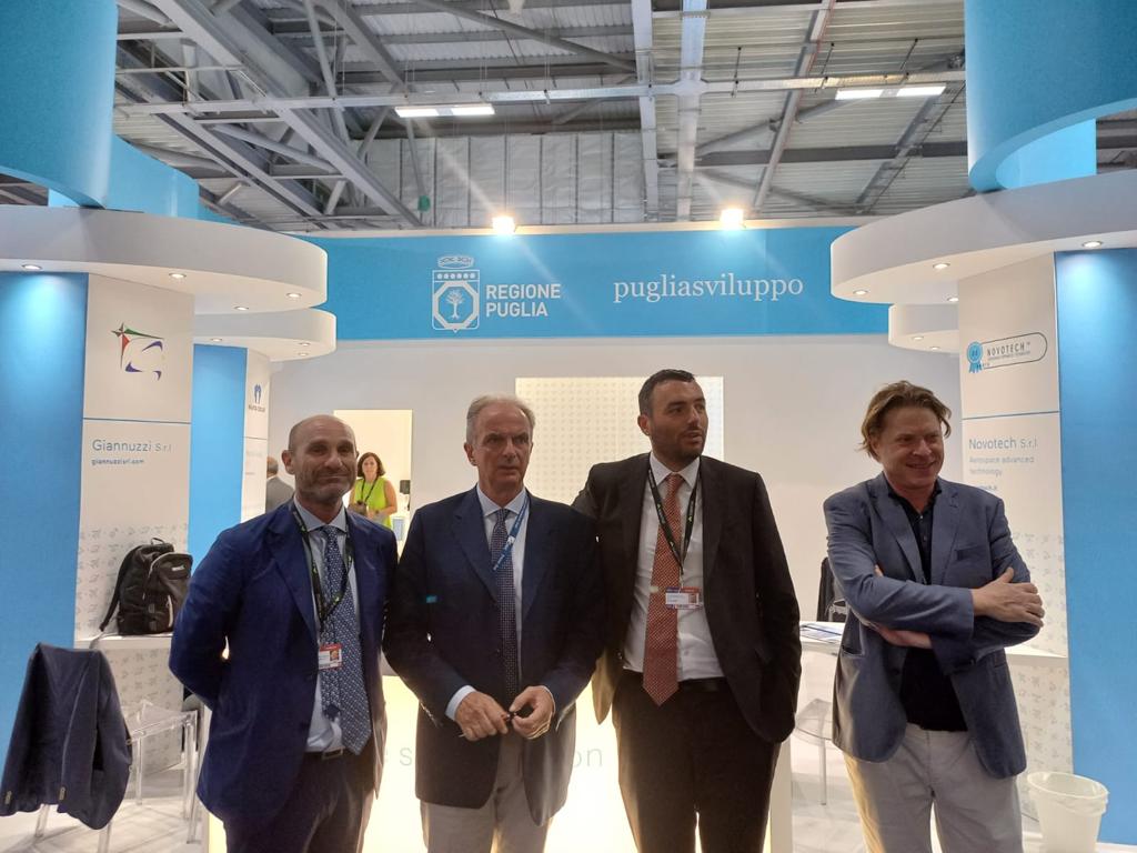 Galleria Farnborough International Airshow 2022. Annunciata da Regione Puglia, Enac, Aeroporti di Puglia e Distretto Tecnologico Aerospaziale la prossima edizione del Mediterranean Aerospace Matching (Mam) - Diapositiva 1 di 3