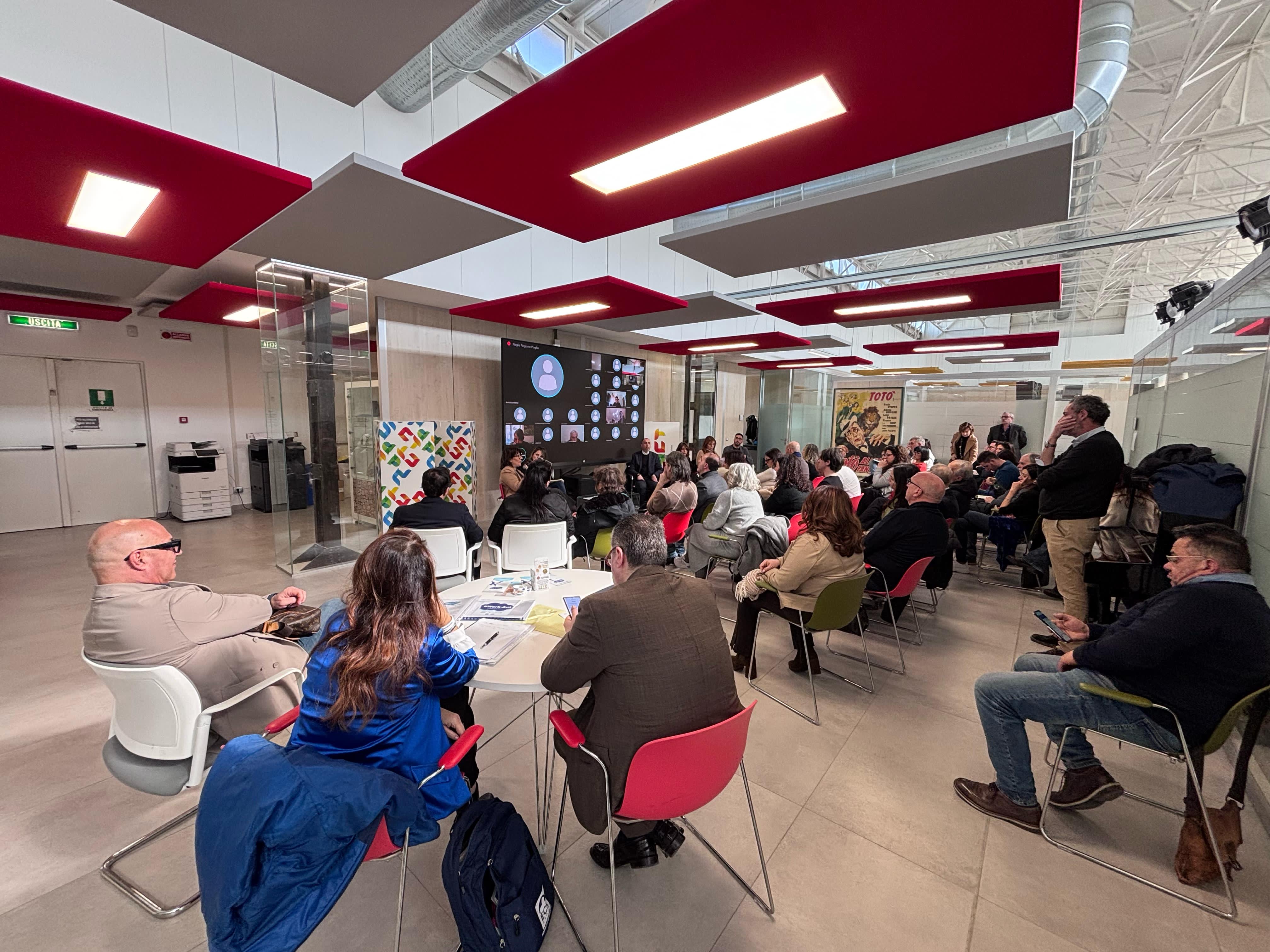 Galleria Accessibilità della Cultura, grande partecipazione al Tavolo di confronto con l’assessora regionale Matrangola e il Garante delle Persone con disabilità Giampietro - Diapositiva 2 di 4