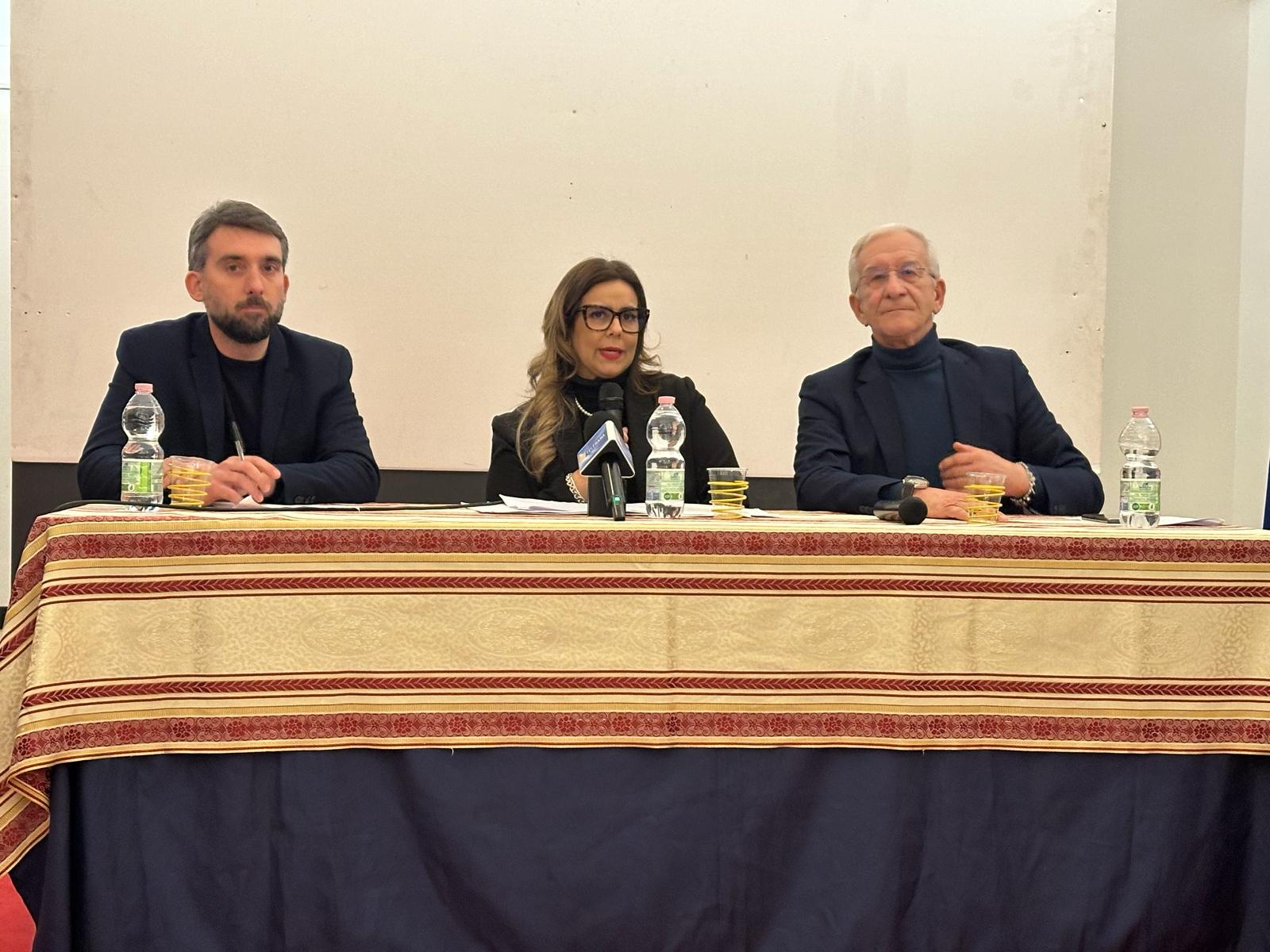 Galleria Trasporti, Maurodinoia e sindaci del Nord Salento uniti per chiedere a MIT e Anas 4 corsie sulla strada Bradanico-Salentina - Diapositiva 1 di 4