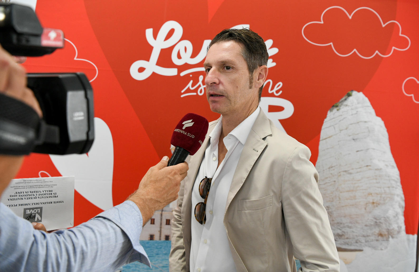 Galleria ‘VIESTE IN LOVE’, PRESENTATO IL PROGRAMMA DELLA QUARTA EDIZIONE - Diapositiva 9 di 12