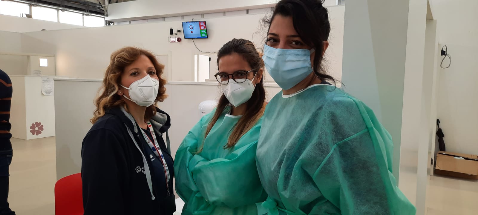 Galleria Report settimanale vaccini anticovid 04 marzo 2022 - Diapositiva 2 di 11