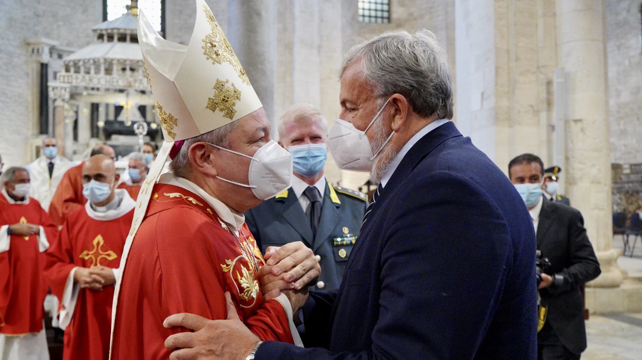 Galleria EMILIANO OGGI ALLE CELEBRAZIONI DELLA GUARDIA DI FINANZA - Diapositiva 8 di 11