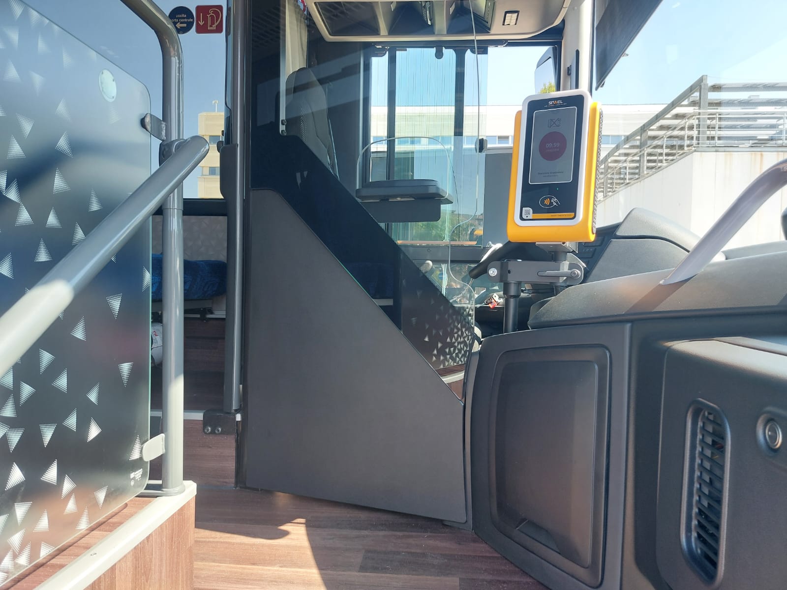 Galleria Trasporti, Regione e FSE presentano i primi sette nuovi autobus ibridi per una flotta sempre più sicura e moderna - Diapositiva 1 di 6