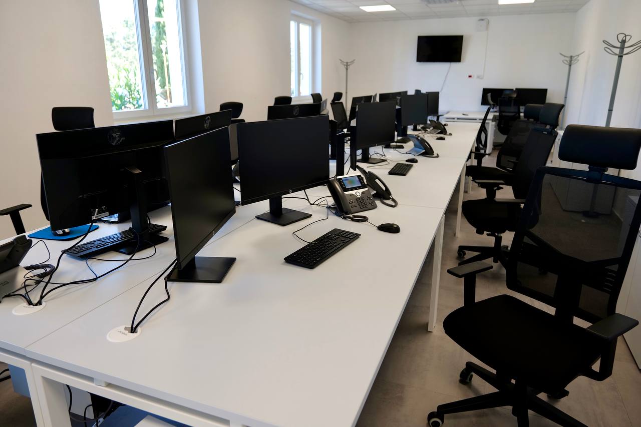 Galleria Il presidente Emiliano ha inaugurato il presidio logistico operativo territoriale di Castellaneta Marina, secondo PLOT di Protezione Civile a diventare operativo - Diapositiva 15 di 15