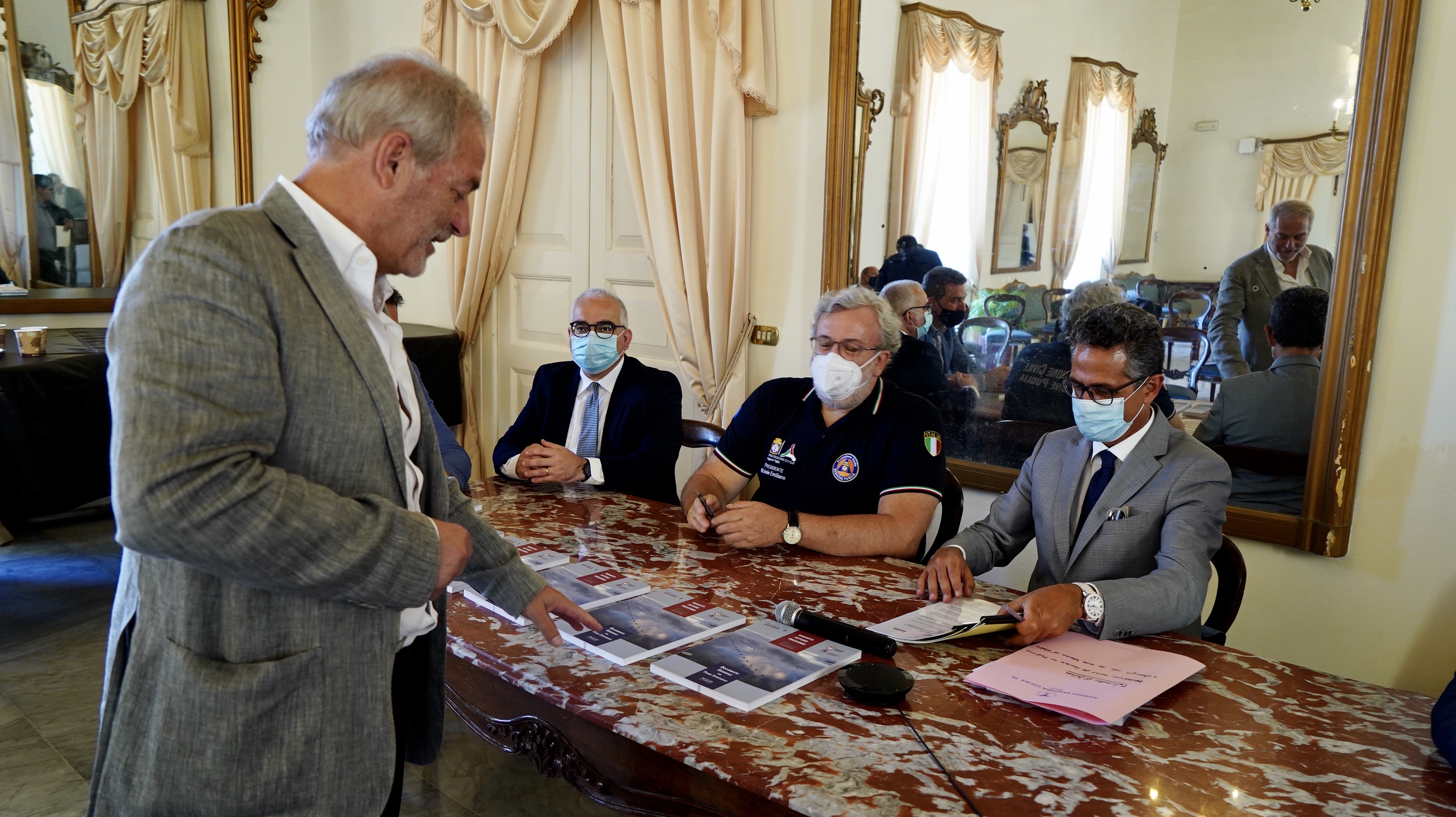 Galleria Emiliano e Melucci alla presentazione del libro 