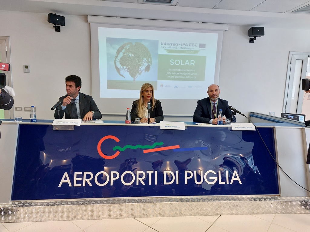 Galleria Progetto di cooperazione SOLAR: verso una gestione sostenibile degli aeroporti e lo scambio di buone pratiche tra Puglia, Molise, Montenegro e Albania - Diapositiva 2 di 7