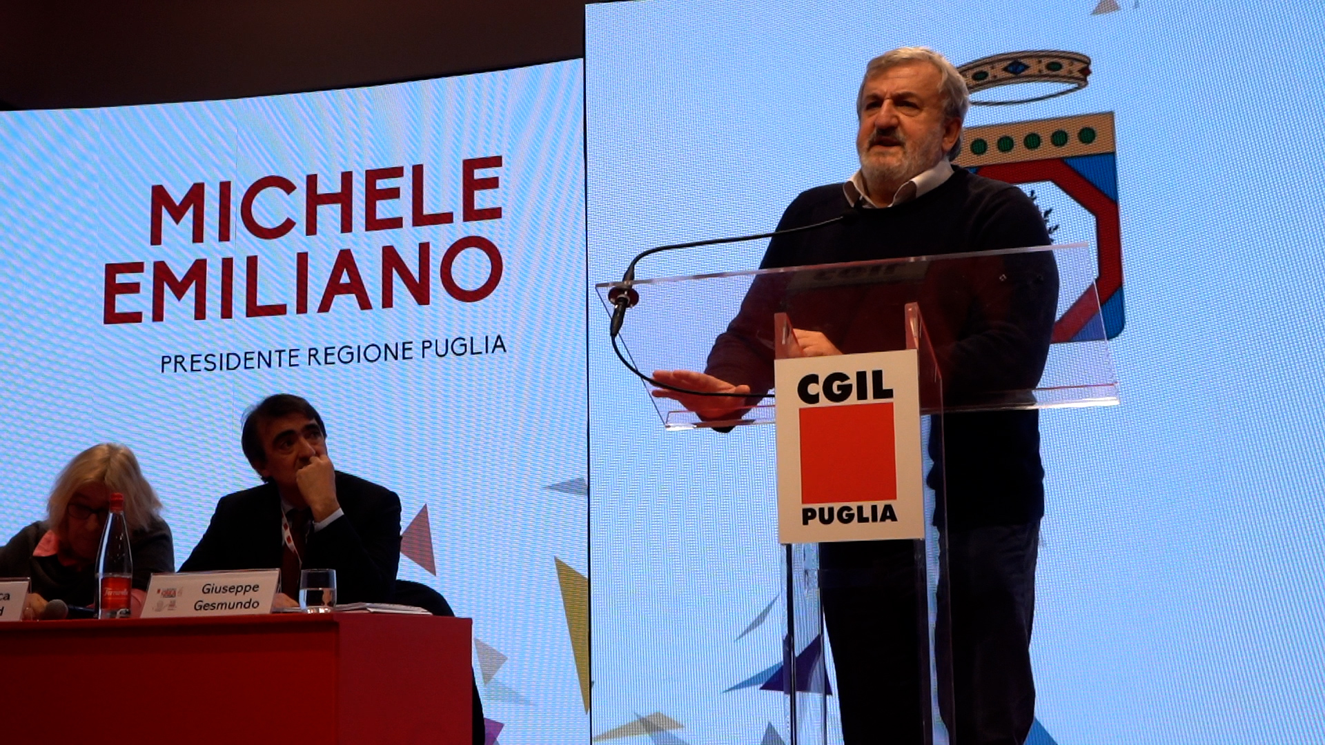 Galleria Il presidente Emiliano al XIII Congresso della Cgil Puglia - Diapositiva 6 di 9