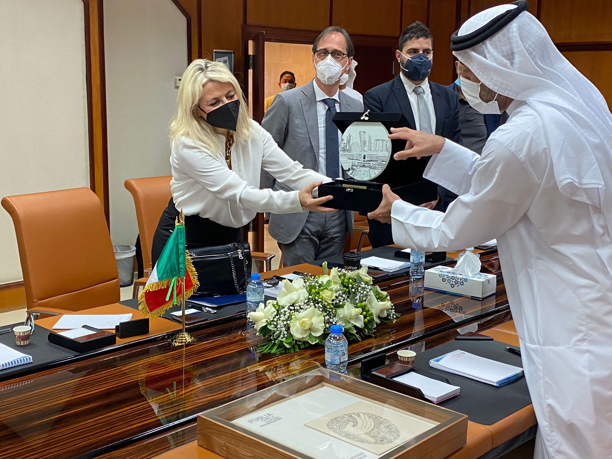 Galleria Emirati Arabi Uniti, continuano gli incontri istituzionali delle delegazioni pugliesi guidate dagli assessori Delli Noci, Maraschio e dal rettore Cupertino - Diapositiva 3 di 10