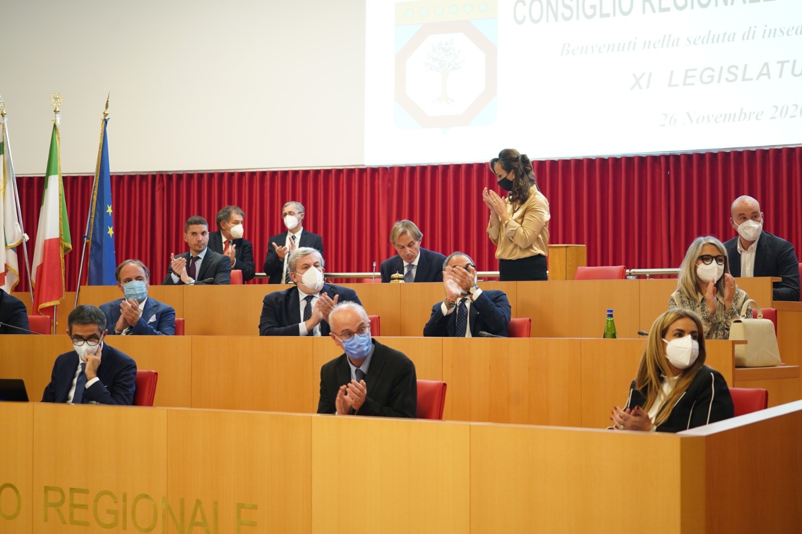 L'applauso alla lettura del risultato