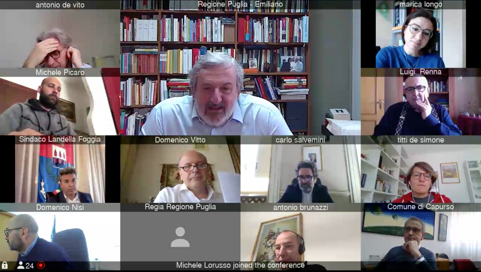 Il presidente Emiliano in video conferenza con i Sindaci